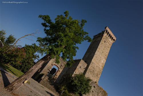 Torre e ruderi del Castello...
